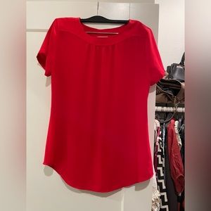 Van Heusen women’s red top